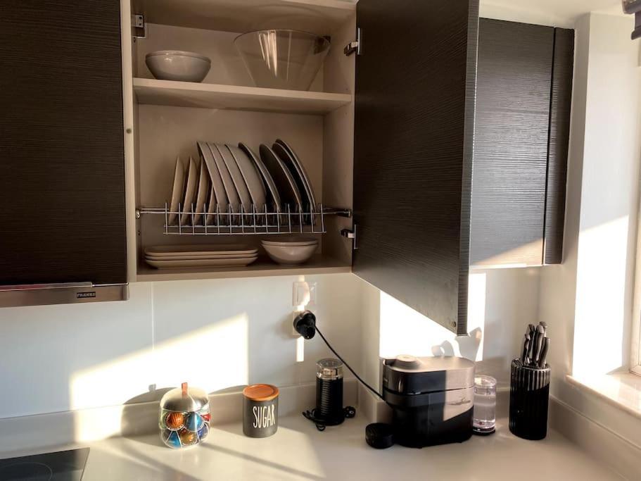 Spacious And Sunkissed 3Br & 2 Bathrooms Apartment 雅典 外观 照片