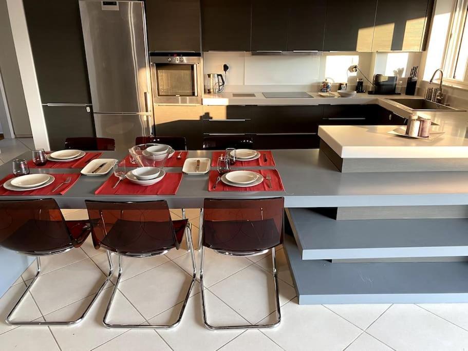 Spacious And Sunkissed 3Br & 2 Bathrooms Apartment 雅典 外观 照片