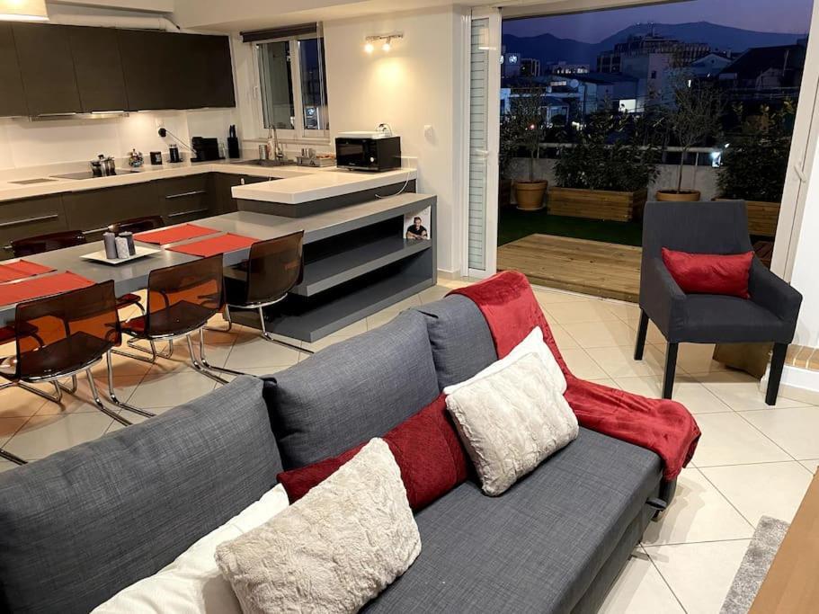 Spacious And Sunkissed 3Br & 2 Bathrooms Apartment 雅典 外观 照片