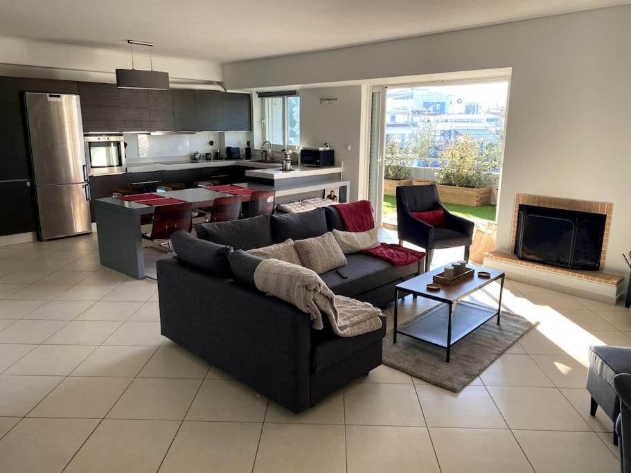 Spacious And Sunkissed 3Br & 2 Bathrooms Apartment 雅典 外观 照片