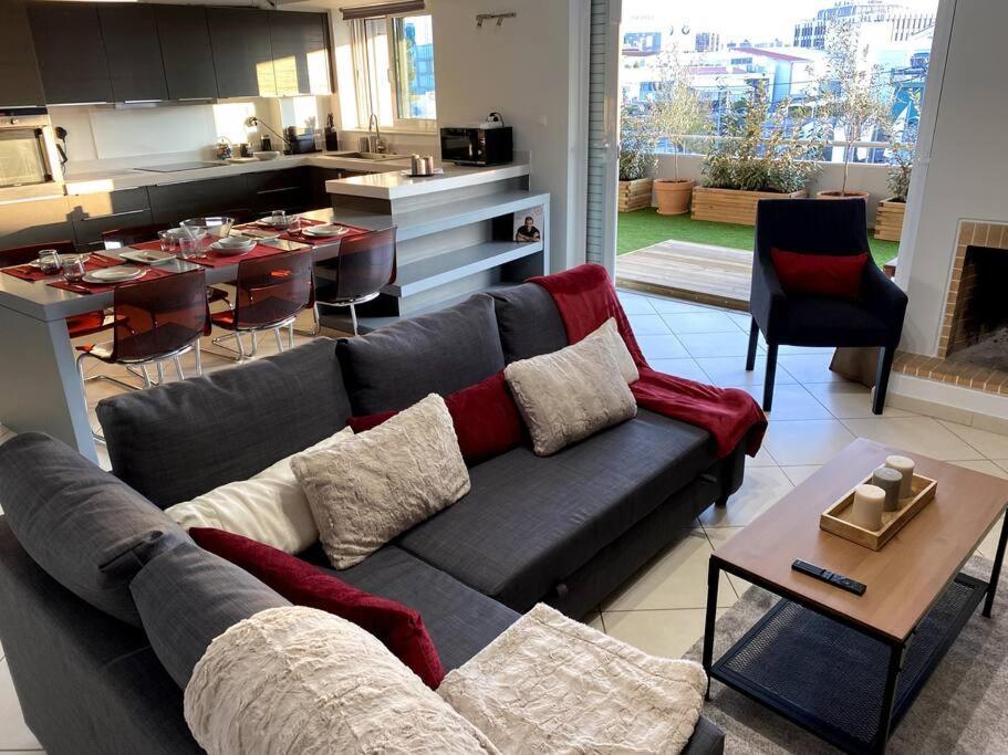 Spacious And Sunkissed 3Br & 2 Bathrooms Apartment 雅典 外观 照片