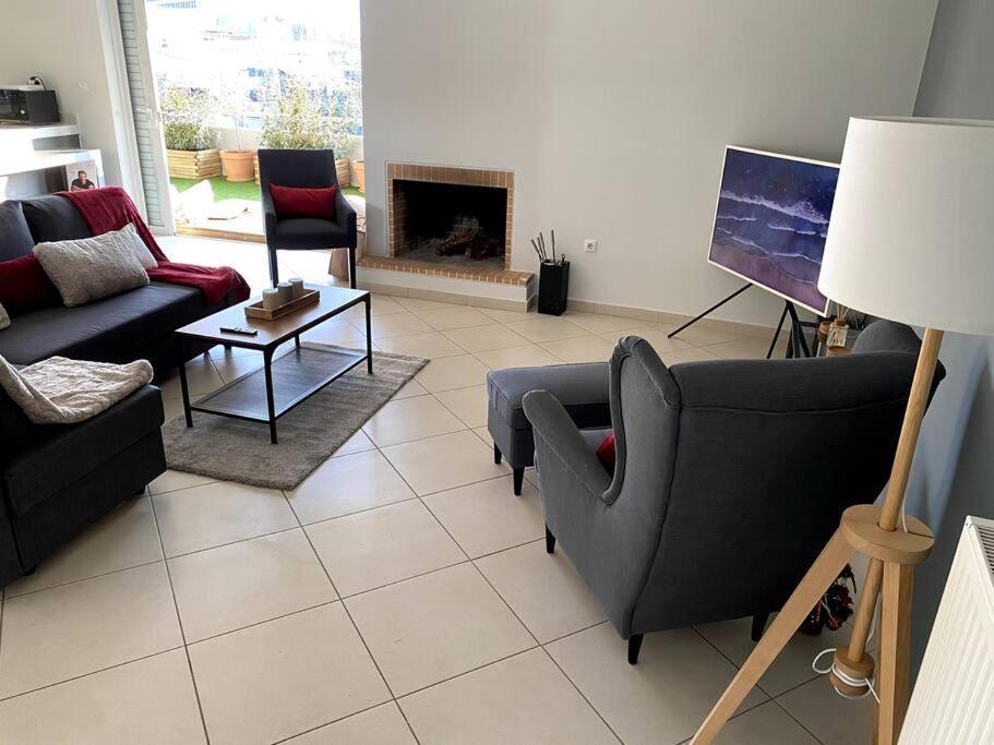 Spacious And Sunkissed 3Br & 2 Bathrooms Apartment 雅典 外观 照片